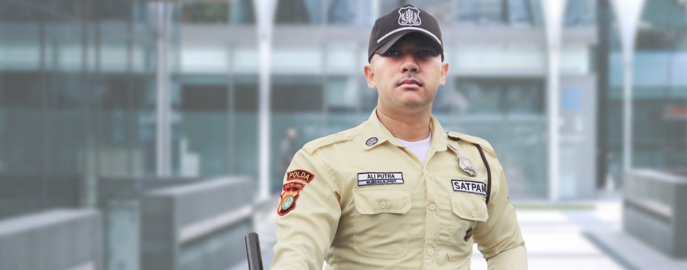 Petugas Security Berwibawa